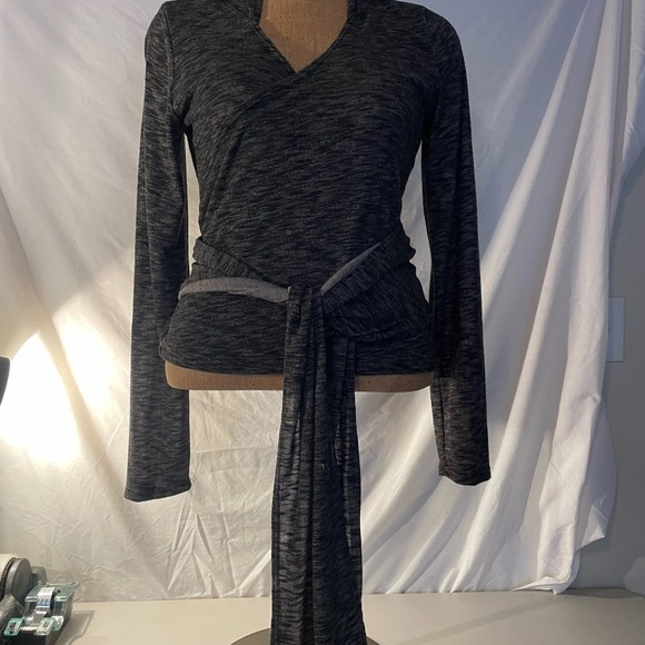 Piphany Tops - NWT Piphany the park charcoal Wrap Top with hood size 2